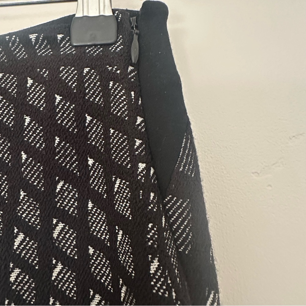 Diane Von Furstenberg Black and White Geometric Pencil Skirt - Picture 5 of 12